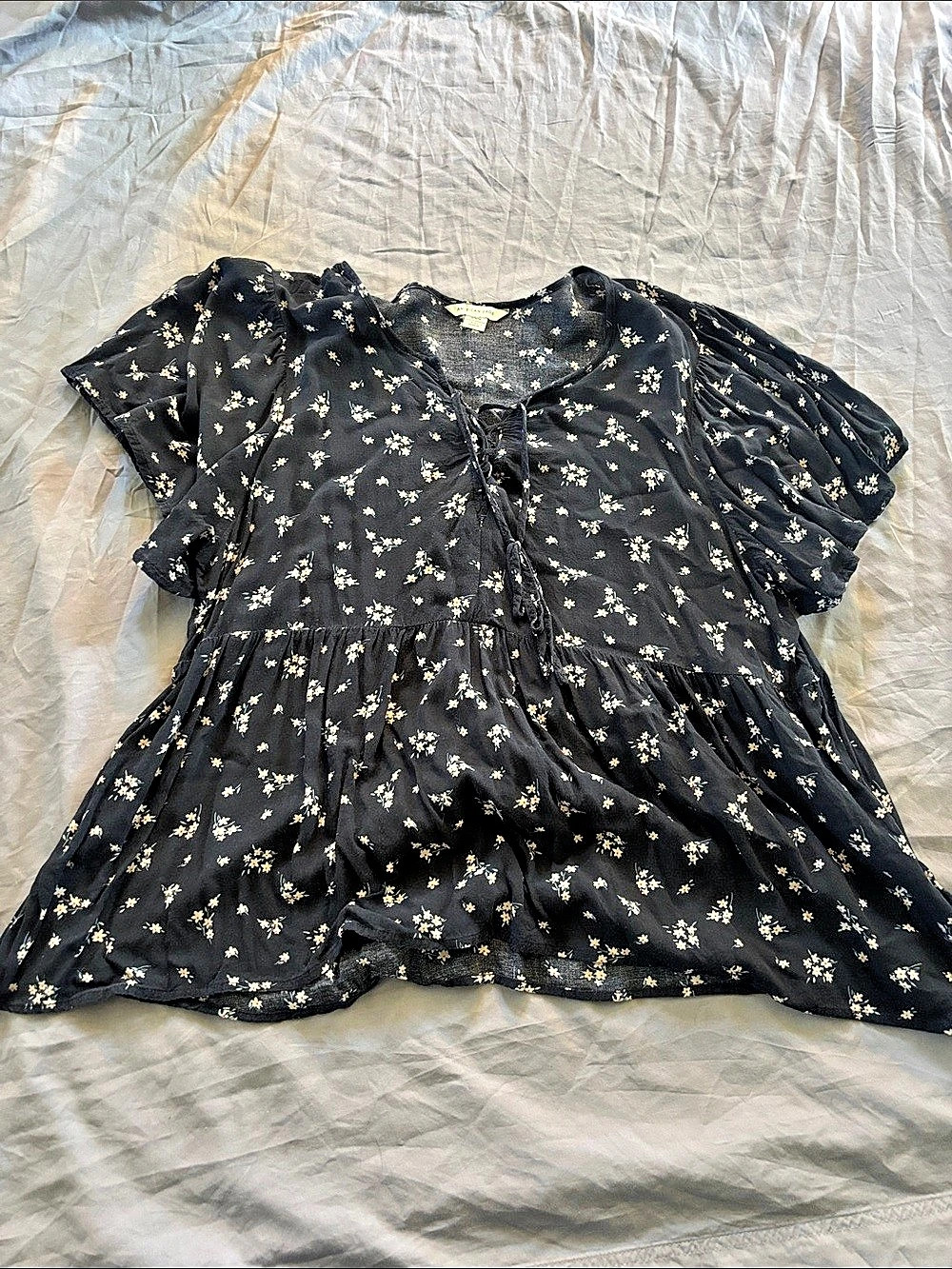 American Eagle Floral Boho Lace Up Peasant Top Black & White Size Medium